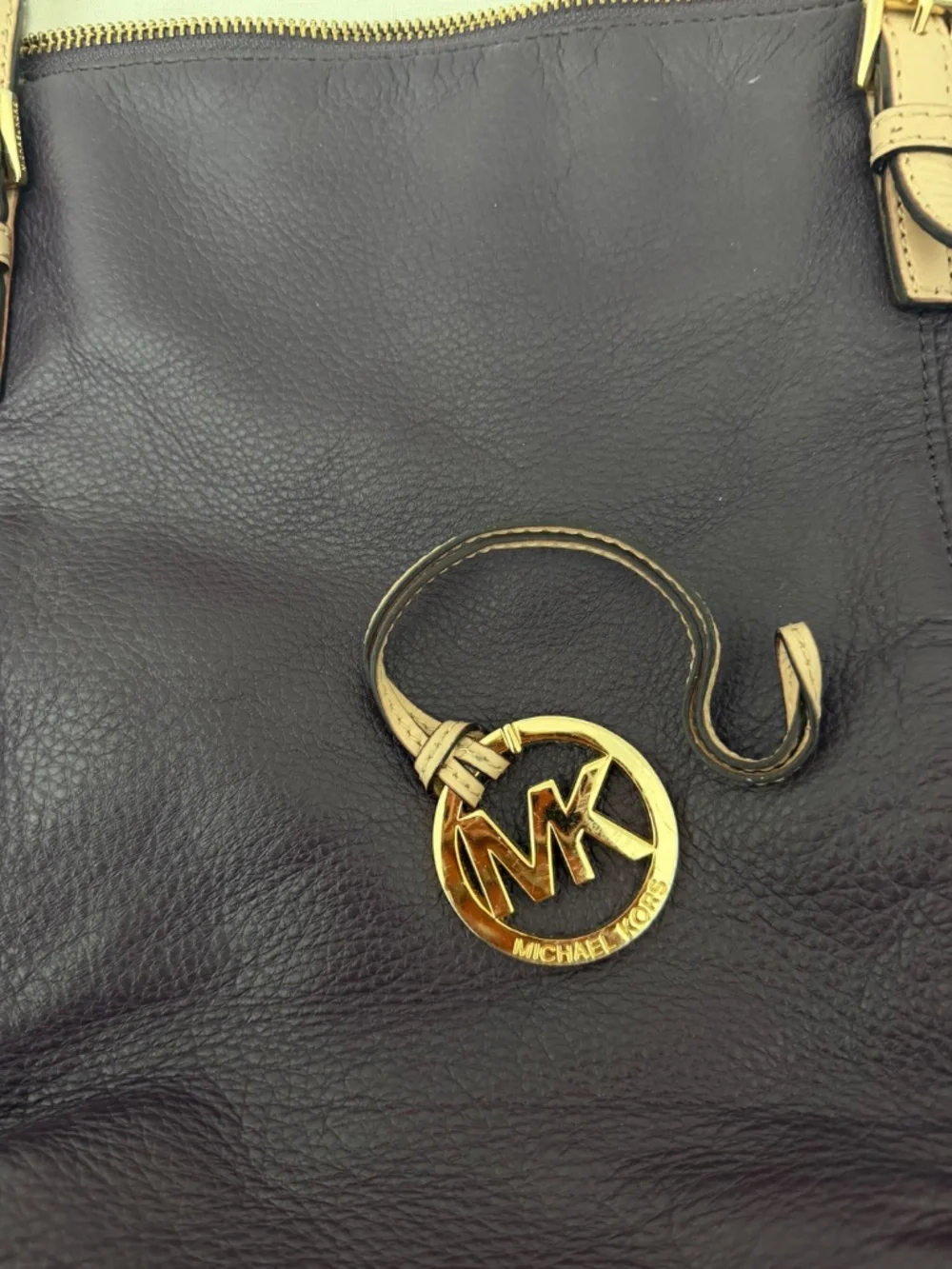 Michael Kors Jet Set Leather Tote in Purple